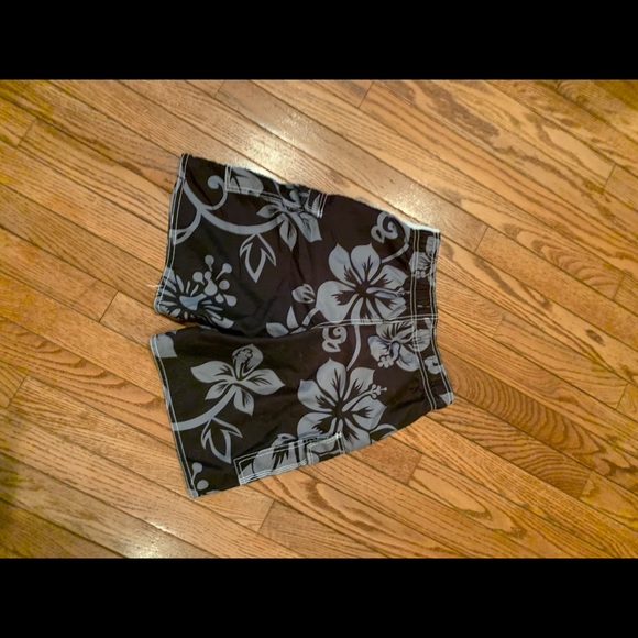 Boys bathing suit size medium - Picture 3 of 3